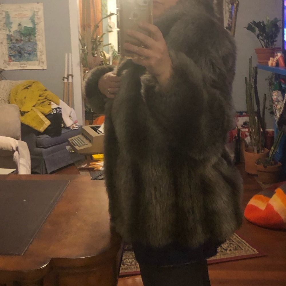 Donnybrook Fur Coat - Picture 5 of 5